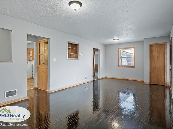 4th image of 208 2nd St SW