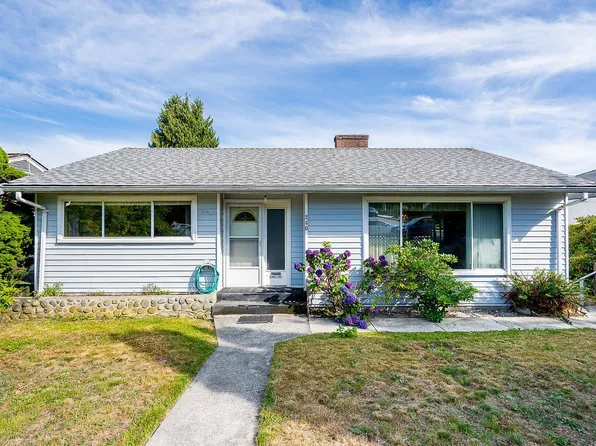 240 8th Ave E, New Westminster, BC V3L 4K2