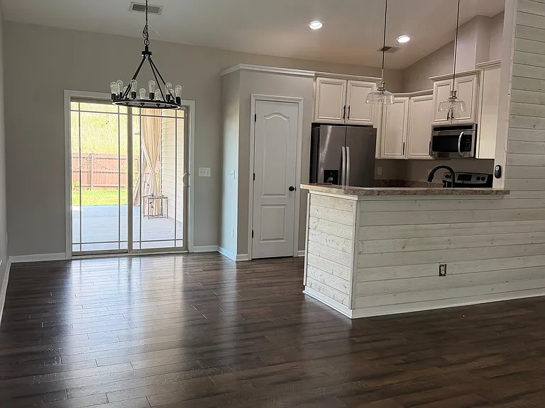 130 Caledonia Dr — Photo 7