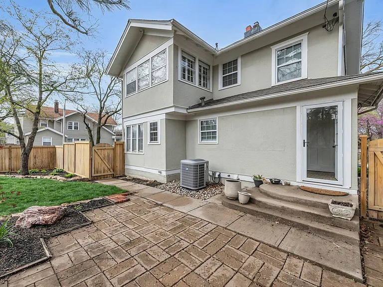 5545 Harrison St — Photo 22
