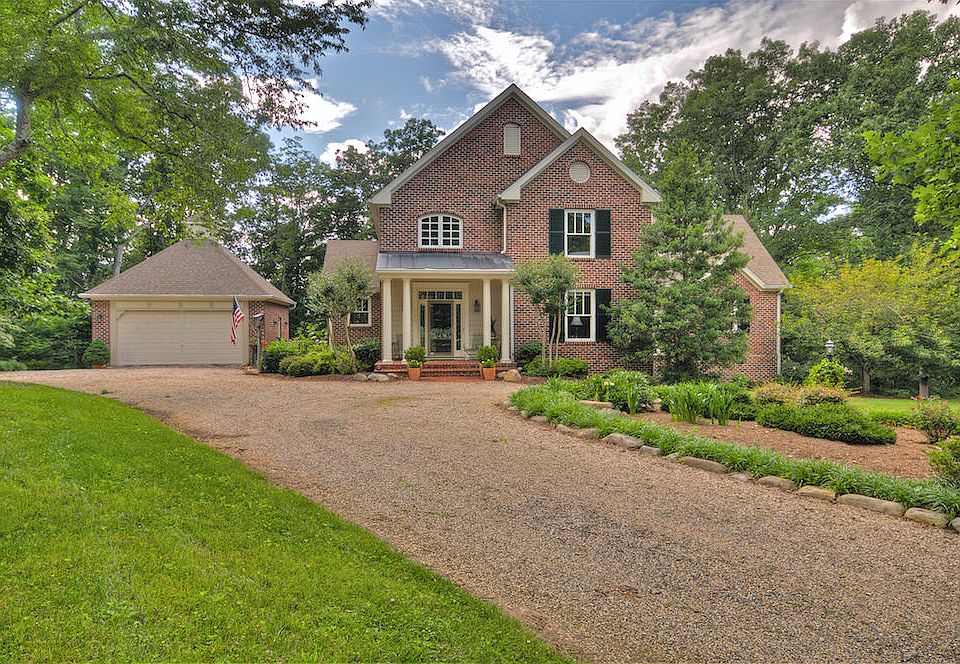 1st image of 120 Wind River Dr