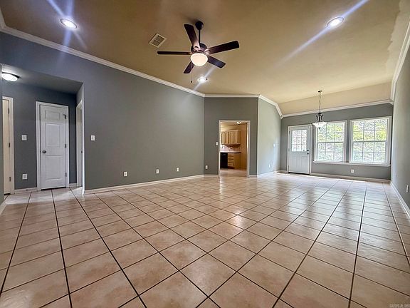 5th image of 574 Wisteria Dr
