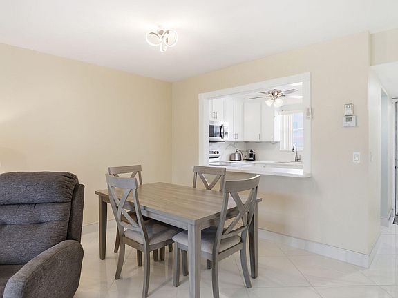 4th image of 721 Lori Drive #210