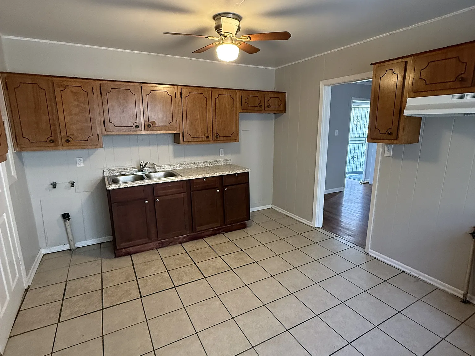 Truman 4112 - 1 — Photo 3