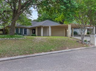705 Palmer St, Rockdale, TX 76567