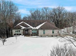 5613 Cobblestone Ln, Waunakee, WI 53597