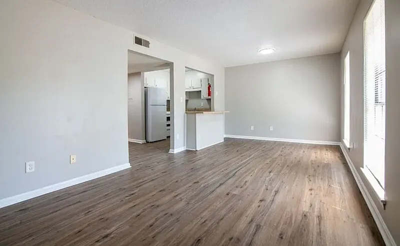 2 bed, 1.0 bath, $799 — Photo 1