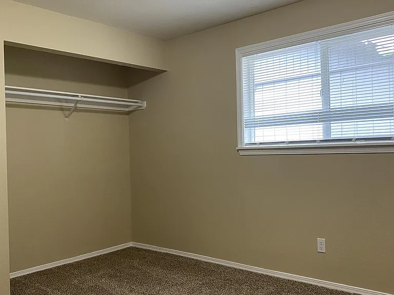 Riverside Manor — Photo 52