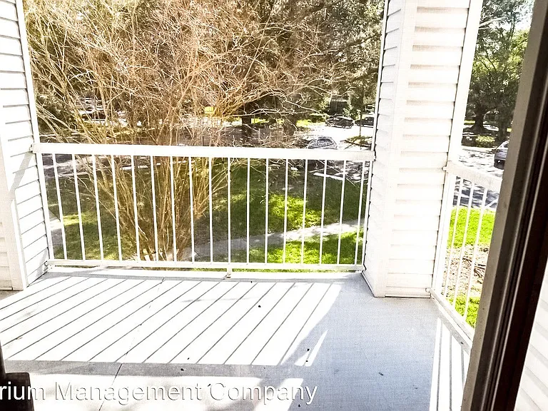 2585 Grassy Point Dr #203 — Photo 10