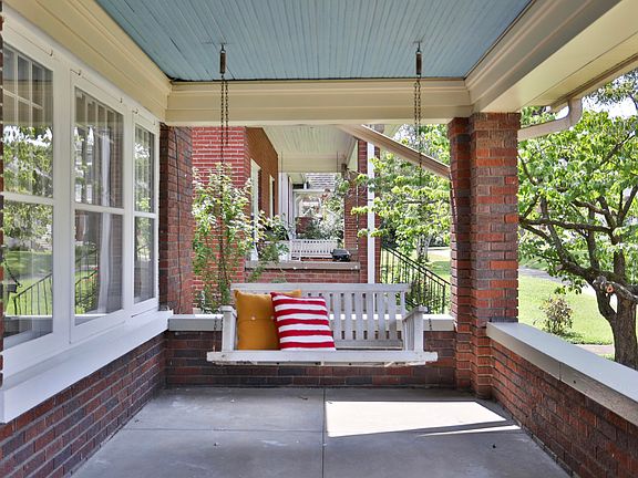 5th image of 1902 Ivanhoe Ct