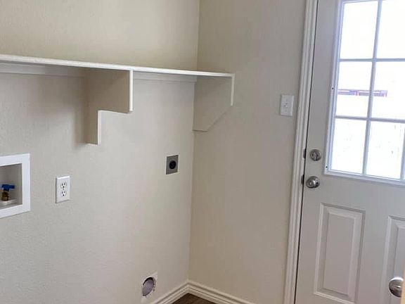 2nd image of 1027 Ben Dr