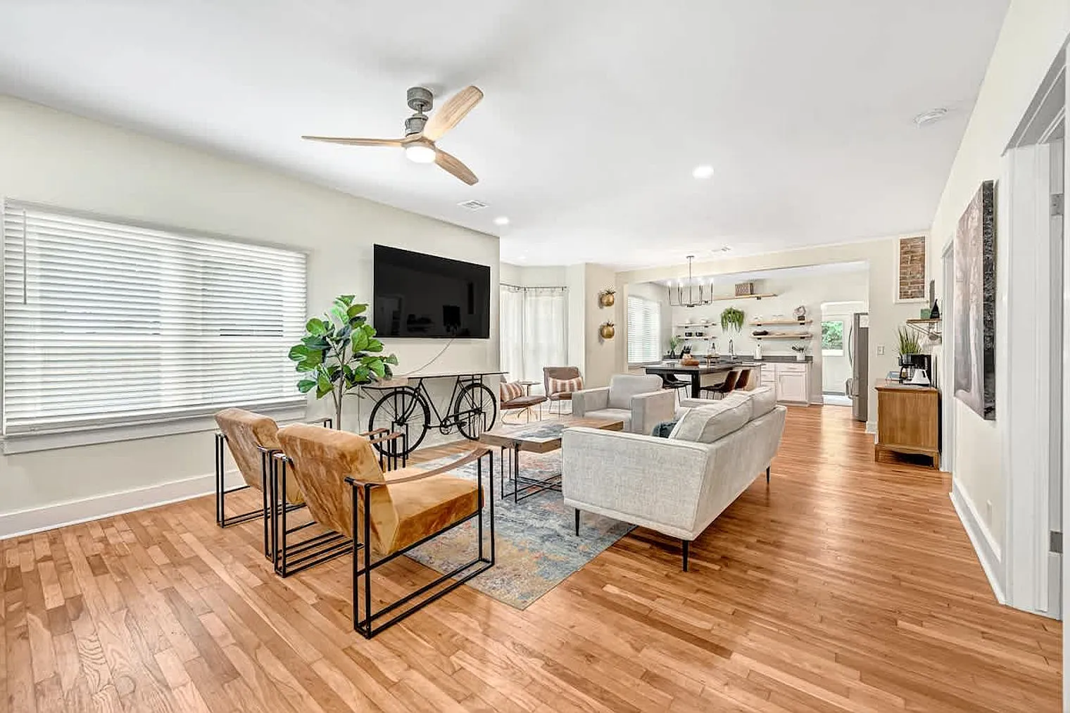 3 bed, 2.0 bath, 1582 sqft, $4,148 — Photo 1