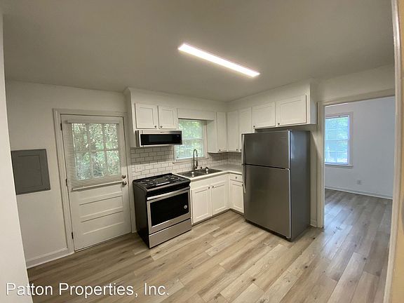 5th image of 508 Deerwood St Unit 512