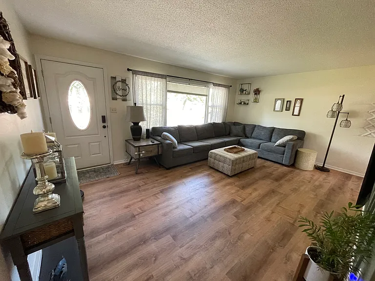 802 21st Ave E — Photo 13