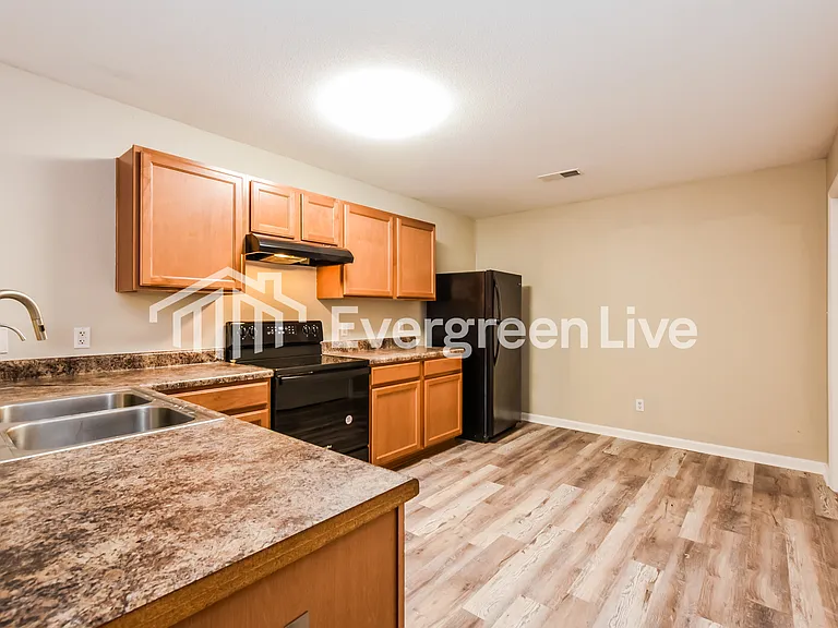 122 Cloverbrook Dr — Photo 7