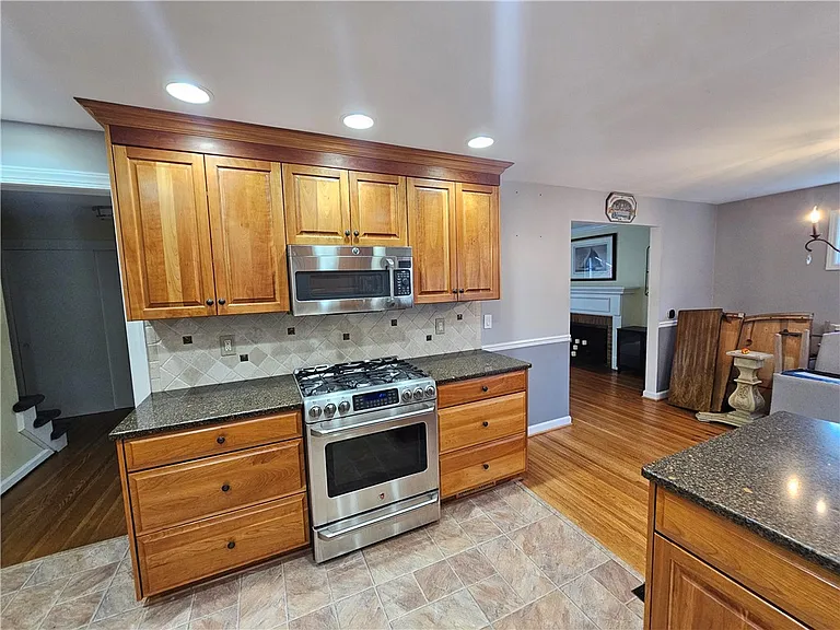 50 Greenview Dr — Photo 11