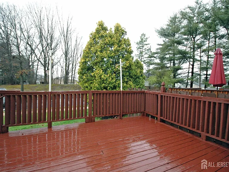 4 White Oaks Dr — Photo 33