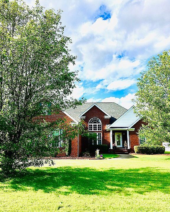 1st image of 90 Edinborough Dr W