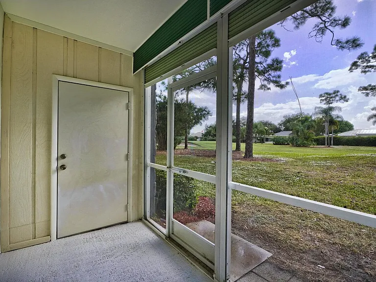 18081 SE Country Club Dr #265 — Photo 17