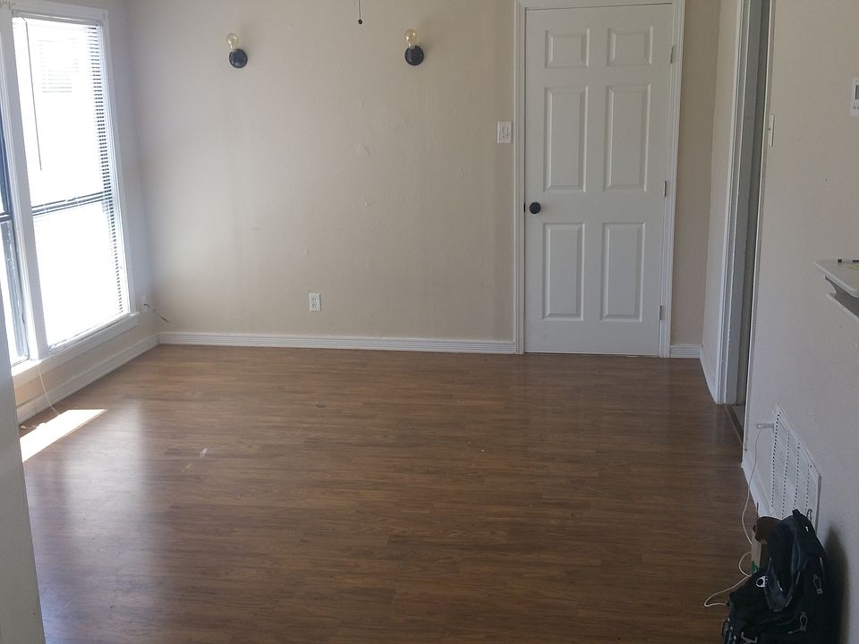 2nd image of 815 Estelle Ave