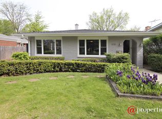 3018 Old Glenview Rd, Wilmette, IL 60091