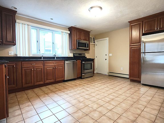 Large Eat In Kitchen