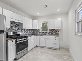 214 Cleveland St, Orange, NJ 07050