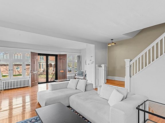 4th image of 6 Ellsworth Ter