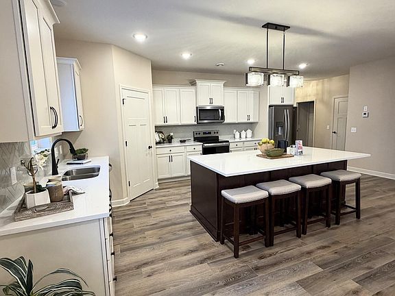 2nd image of 6701 Ridgeview Dr