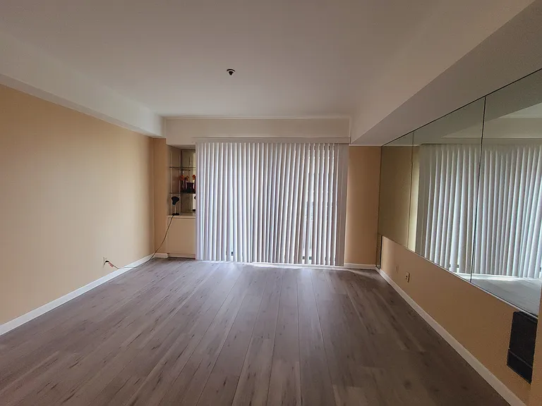 601 Van Ness Ave #211 — Photo 3