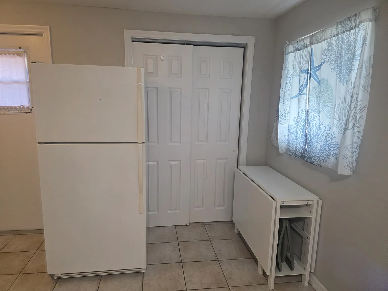 Studio, 400 sqft, $1,200 — Photo 2