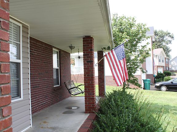 2nd image of 3128 Clydesdale Dr
