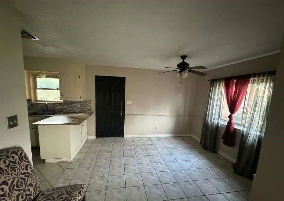 3 bed, 2.0 bath, 1121 sqft, $1,699 — Photo 4
