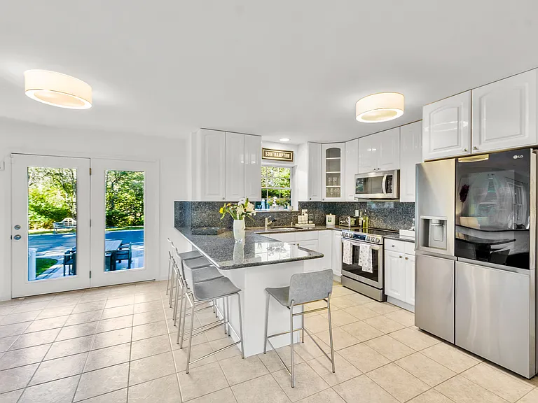 167 Tuckahoe Ln — Photo 21
