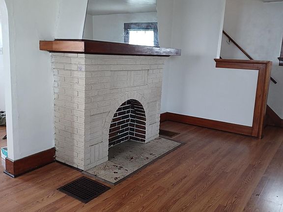 5th image of 124 E Siebenthaler Ave
