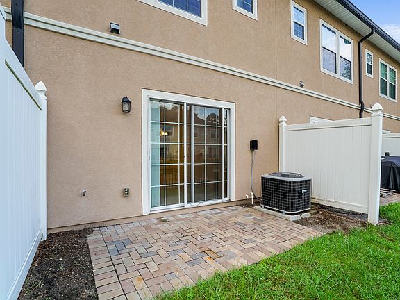 5th image of 11332 Estancia Villa Cir #705