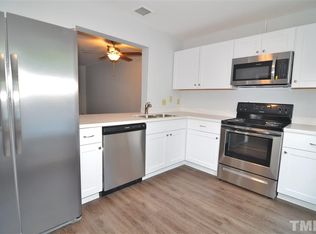 889 Dalewood Dr, Raleigh, NC 27610