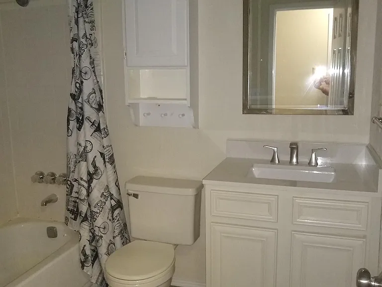 2525 Lake Ct — Photo 7