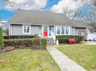 308 Clark Blvd, Massapequa Park, NY 11762