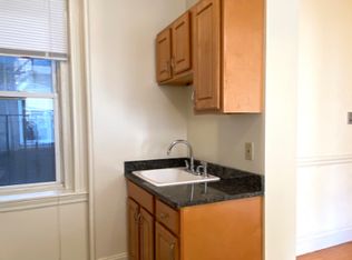 28 Queensberry St APT 1, Boston, MA 02215