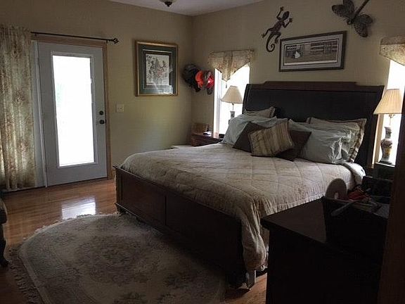 4th image of 2470 Loretta Ln #House