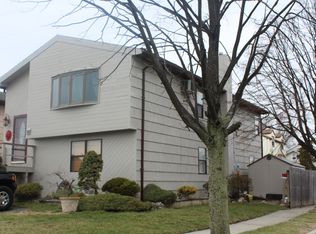 132 Bayswater Blvd, Inwood, NY 11096