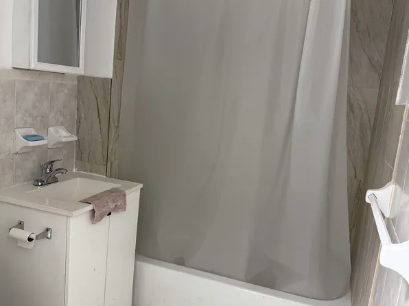 (undisclosed Address), Bronx, NY 10469