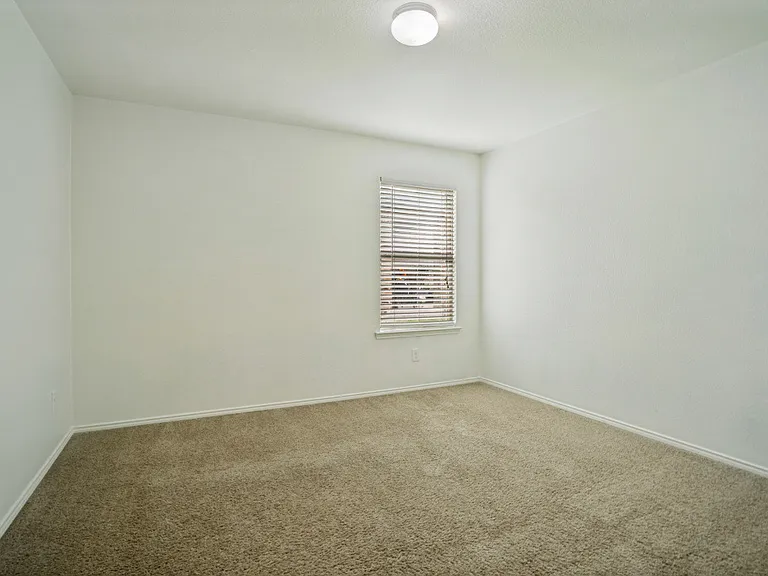 1106 Nickel St — Photo 11