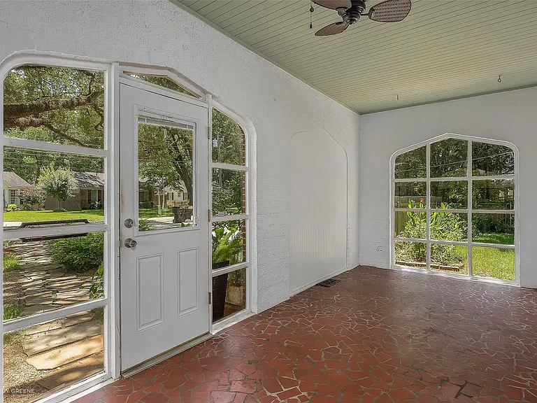 1212 E Kings Hwy — Photo 7