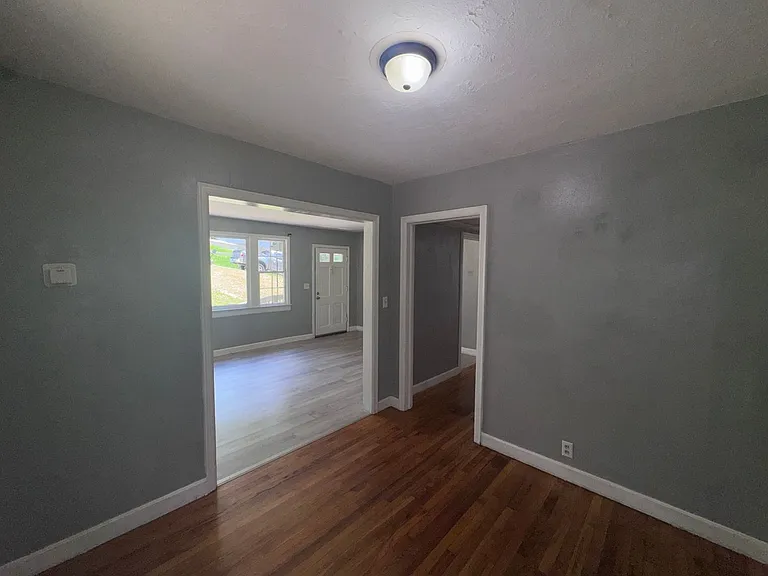 1529 Charlotte Ave — Photo 4