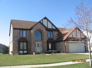 13956 Wheaton Dr, Shelby Township, MI