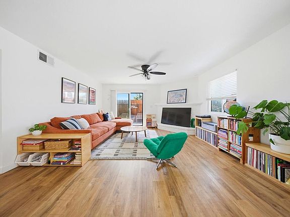 3rd image of 3681 Texas St