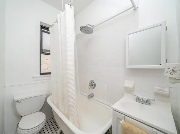 1989 Amsterdam Avenue image 9 of 13