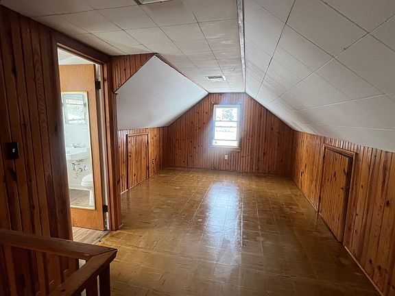 4th image of 229 E Siebenthaler Ave